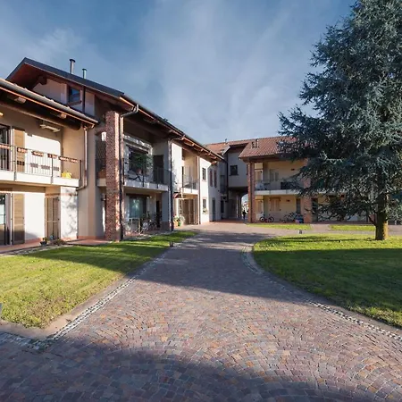 Charming La Pollona *